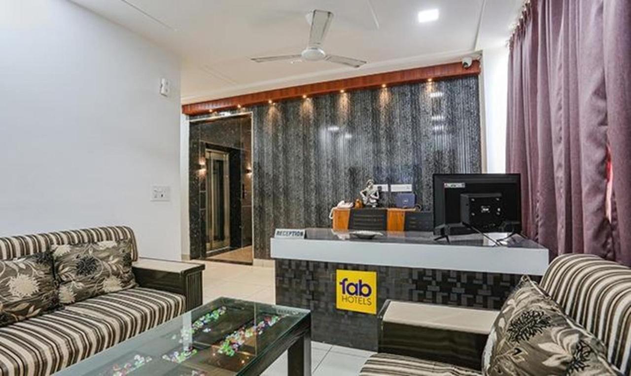 Hotel Fabexpress Shine New Delhi