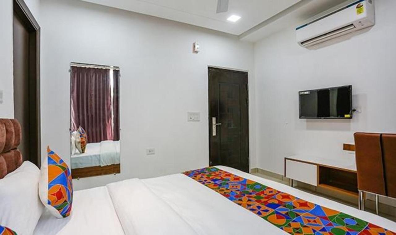 Fabexpress Shine Hotel 3*